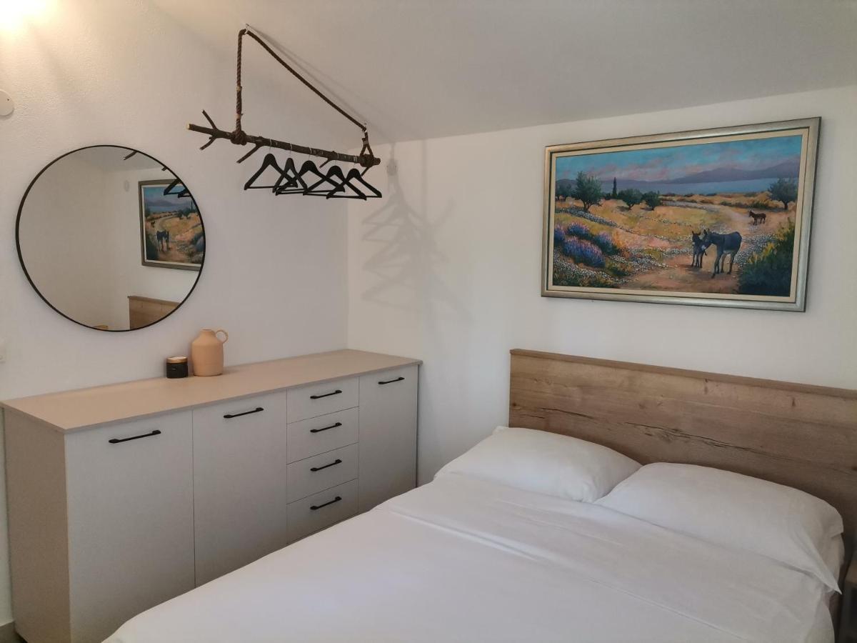 Holiday Batarelo Trogir Buitenkant foto
