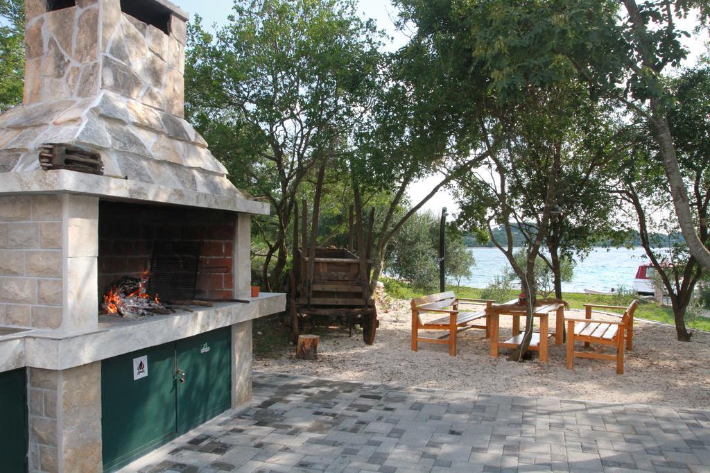 Holiday Batarelo Trogir Buitenkant foto